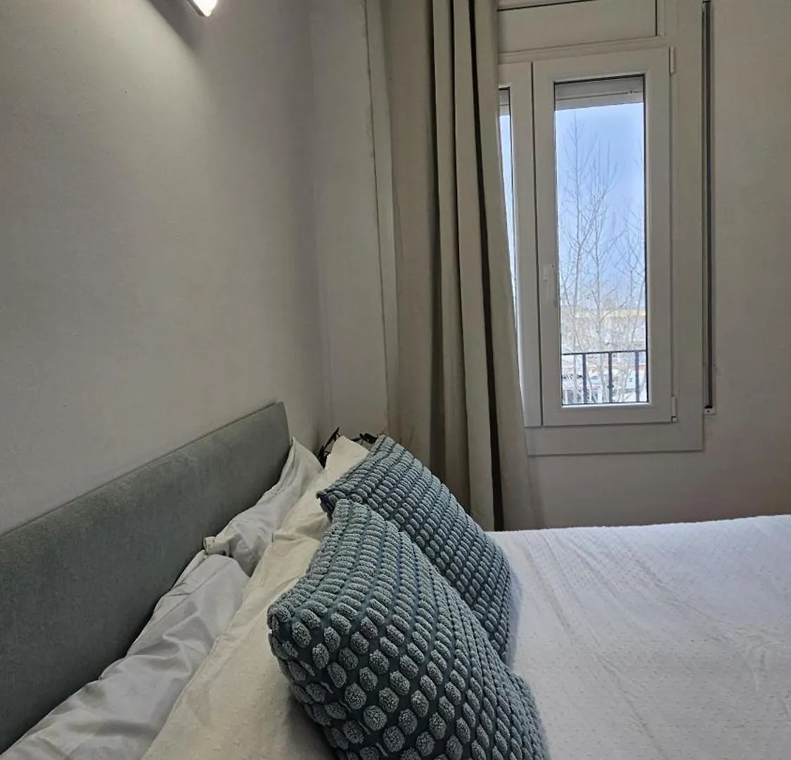شقة Apartamento En La Playa De إمبوريابرافا